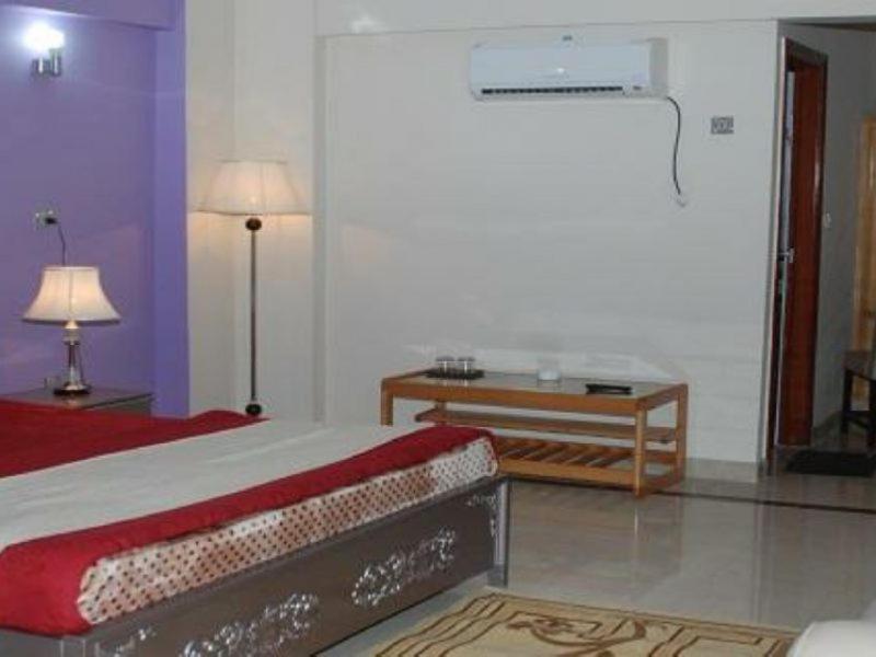 Mir Continental Hotel Muzaffarabad Extérieur photo