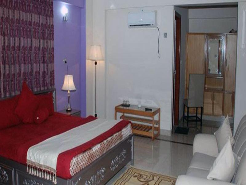 Mir Continental Hotel Muzaffarabad Extérieur photo