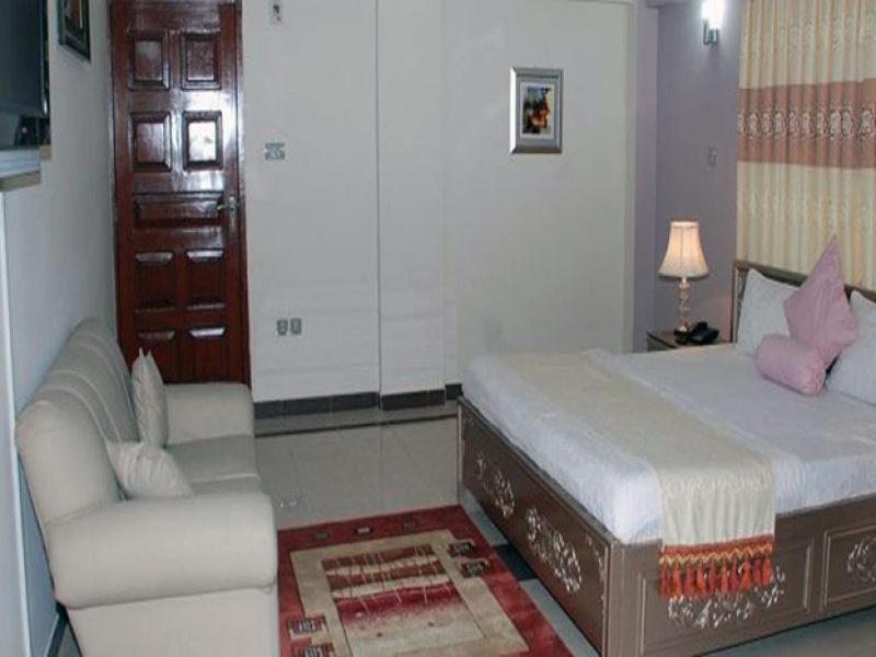 Mir Continental Hotel Muzaffarabad Extérieur photo