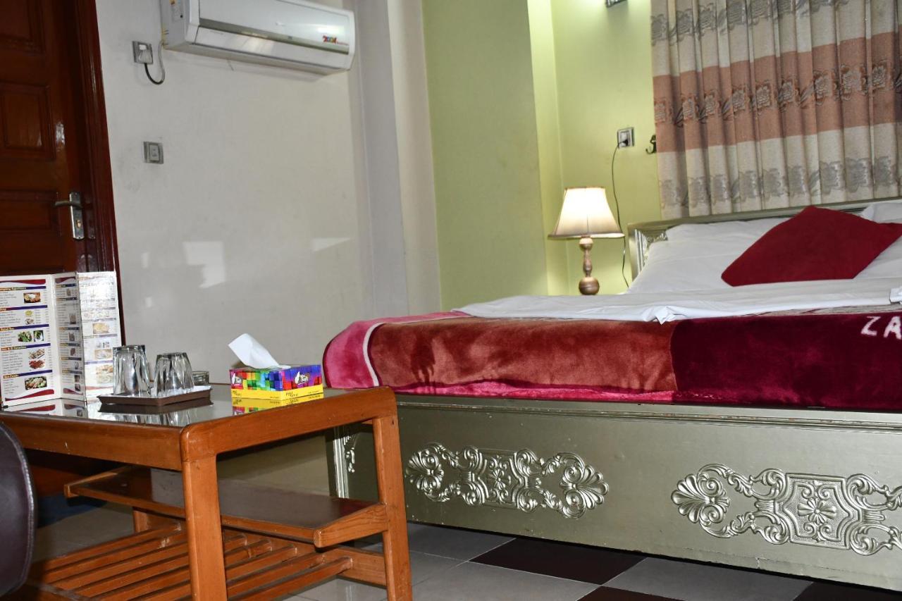 Mir Continental Hotel Muzaffarabad Extérieur photo