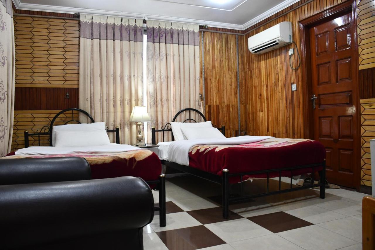 Mir Continental Hotel Muzaffarabad Extérieur photo