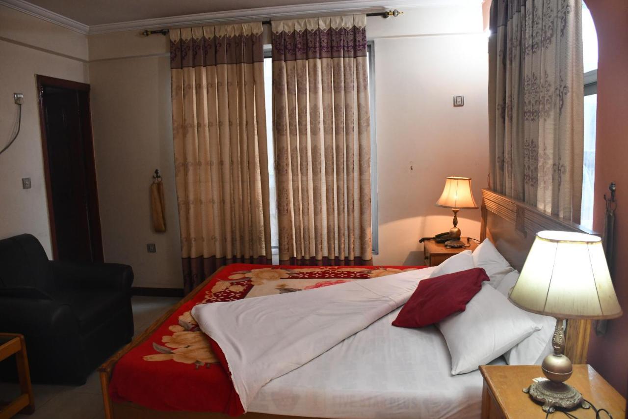 Mir Continental Hotel Muzaffarabad Extérieur photo
