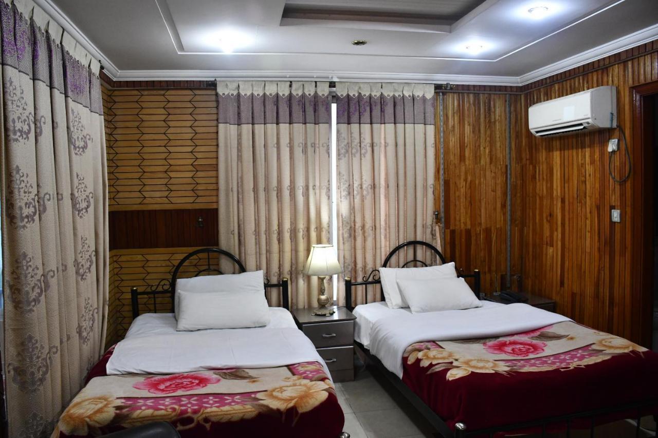 Mir Continental Hotel Muzaffarabad Extérieur photo
