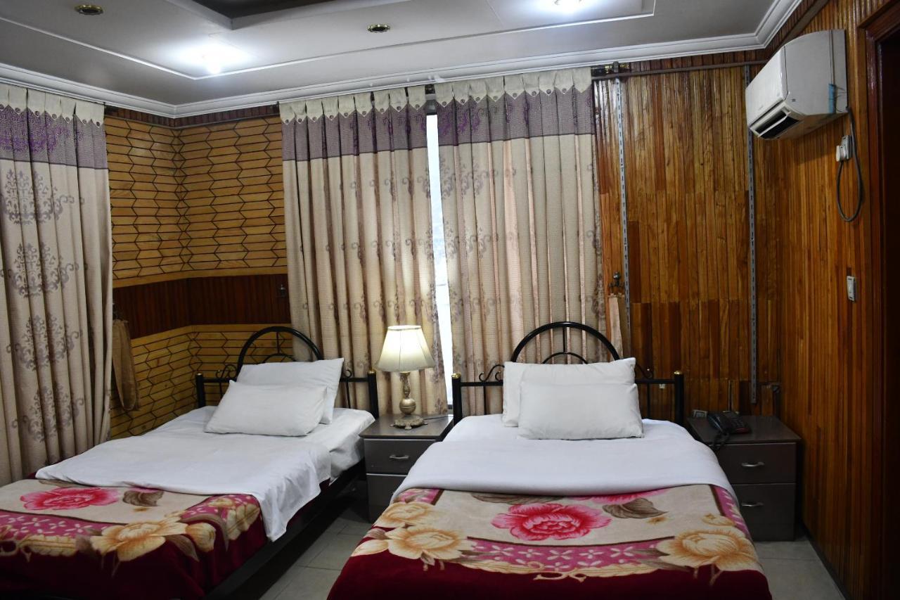Mir Continental Hotel Muzaffarabad Extérieur photo