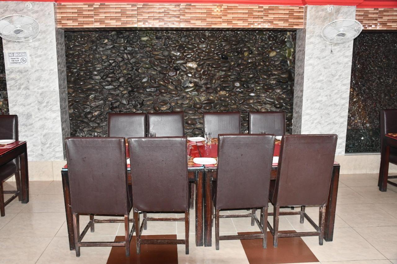 Mir Continental Hotel Muzaffarabad Extérieur photo