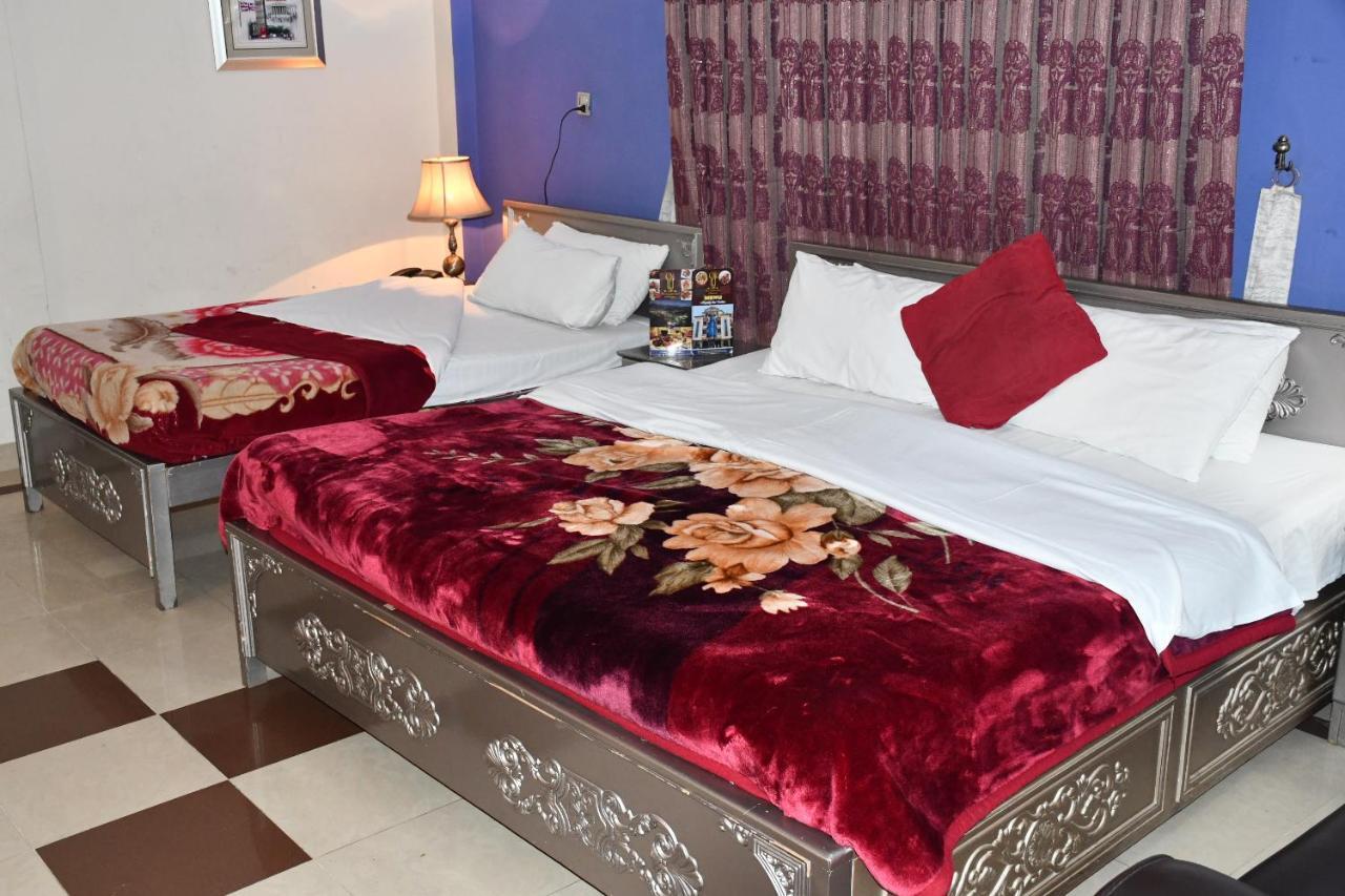 Mir Continental Hotel Muzaffarabad Extérieur photo