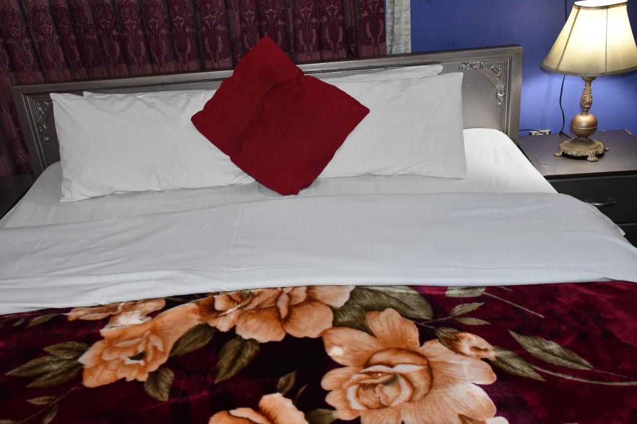 Mir Continental Hotel Muzaffarabad Extérieur photo